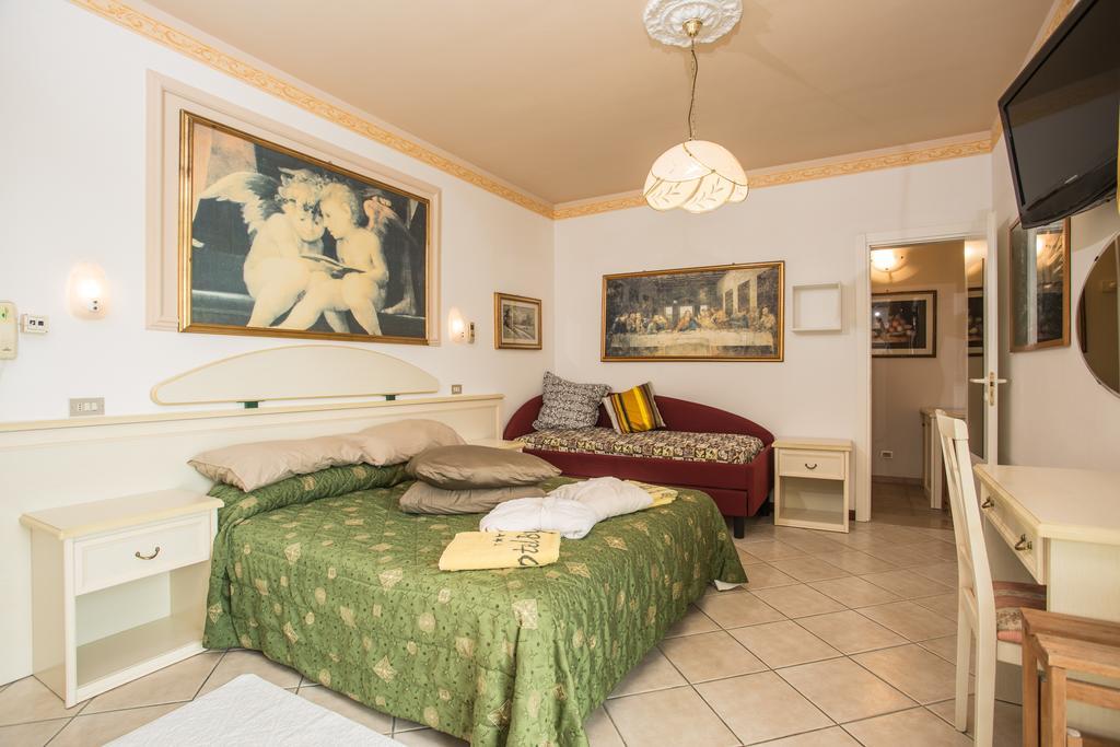 מילאנו מריטימה Hotel Byron מראה חיצוני תמונה