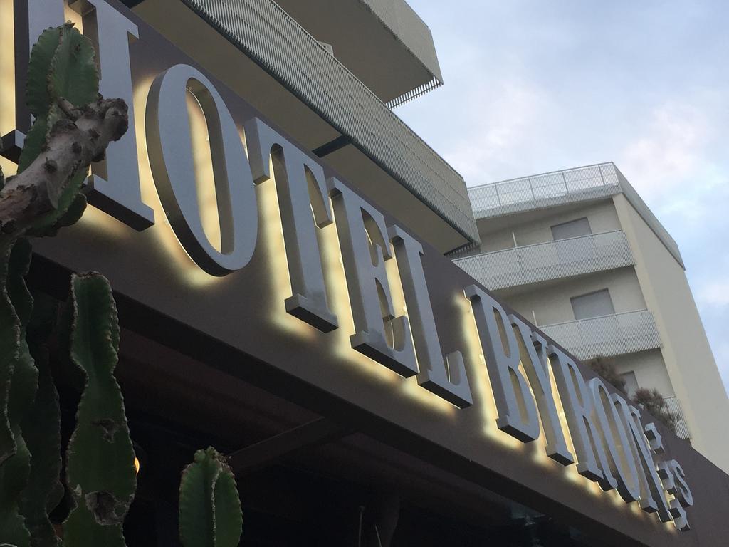 מילאנו מריטימה Hotel Byron מראה חיצוני תמונה