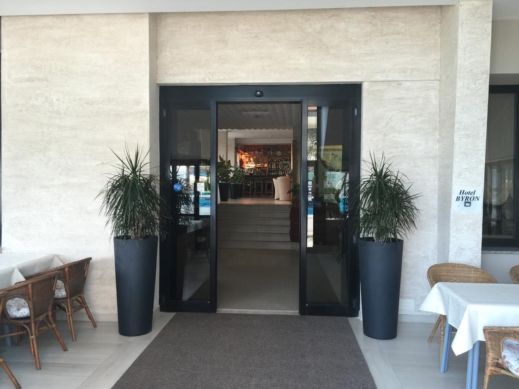 מילאנו מריטימה Hotel Byron מראה חיצוני תמונה