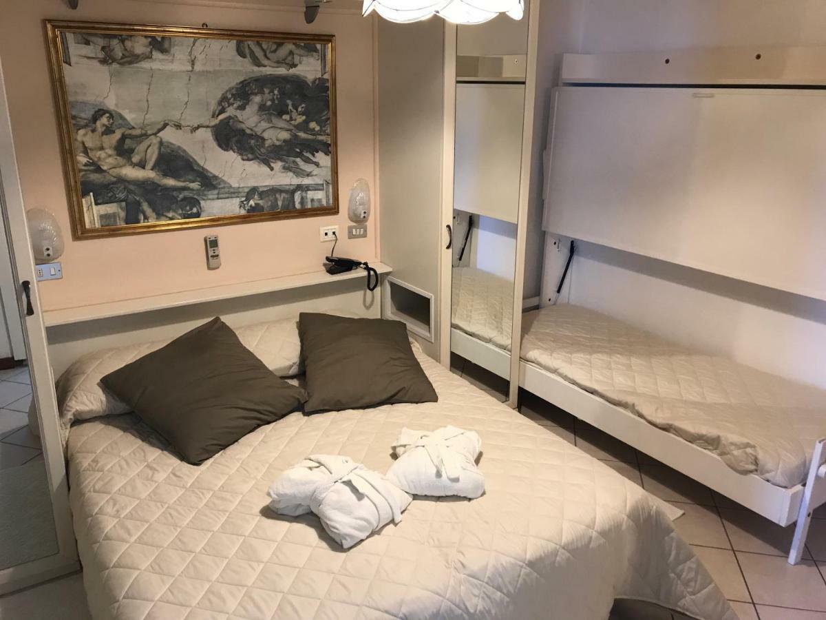 מילאנו מריטימה Hotel Byron מראה חיצוני תמונה